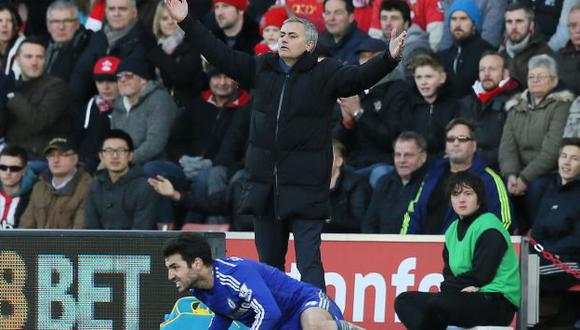 José Mourinho denunció que hay una campaña contra el Chelsea. (AP)