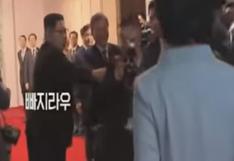 YouTube: Kim Jong-un empujó a fotógrafo que obstruía el camino de su esposa [VIDEO]
