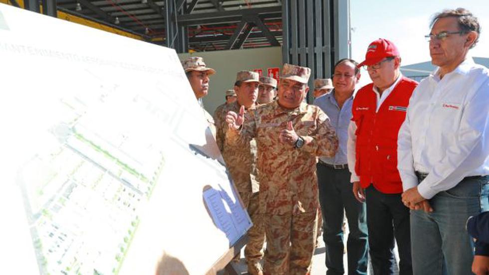 Presidente Vizcarra visitó el Centro de Mantenimiento Aeronaútico del Ejército en La Joya, Arequipa.