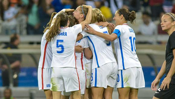 Selección femenina de Estados Unidos demandó a su federación buscando igualdad en relación al equipo masculino. (Foto: EFE)