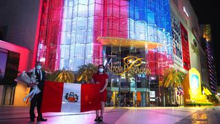 Bicentenario: la Torre Pearl de Bangkok se ilumina con los colores del Perú