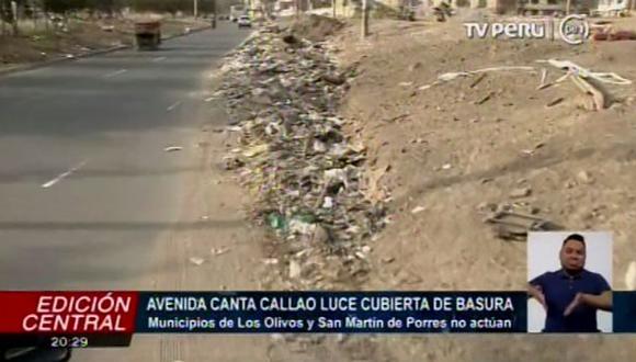 Los vecinos denunciaron que la basura se encuentra acumulada bastante tiempo y que se sienten abandonados por las autoridades. (TV Perú)