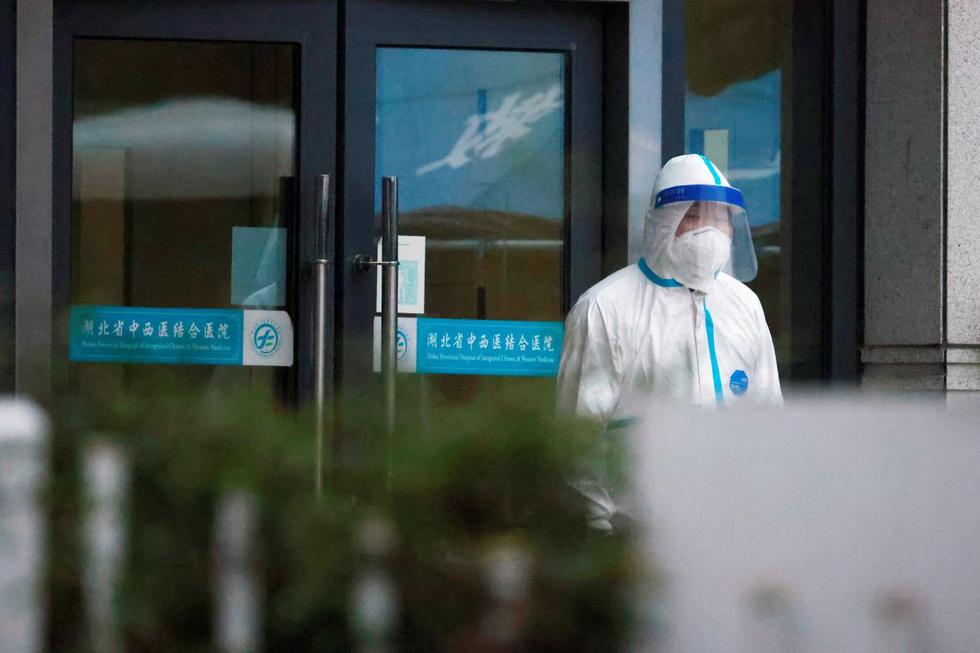 Un equipo de expertos liderado por la Organización Mundial de la Salud que investiga los orígenes del coronavirus visitó este viernes un hospital en la ciudad de Wuhan en China, recinto que fue uno de los primeros en tratar a pacientes con la enfermedad. (Texto y foto: Reuters).