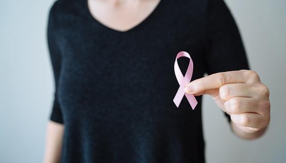 En nuestro país cerca de 2 mil mujeres fallecen por cáncer de mama. (Getty Images)