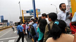 Metropolitano: Inusual tráfico y alta demanda generó caos esta mañana