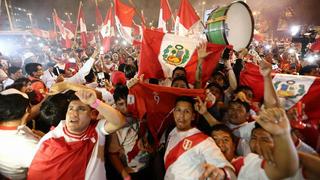 Hinchas que se aglomeren para ver el Perú vs. Paraguay serán multados