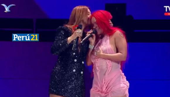 Karol G se emocionó al compartir escenario con Myriam Hernández y cantar juntas la canción de la chilena.