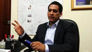 La Libertad: Gobernador regional Luis Valdez saca a cuatro funcionarios de confianza