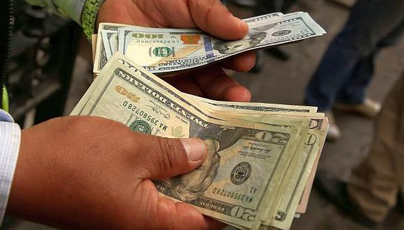 El tipo de cambio abrió a la baja el lunes. (Foto: Reuters)