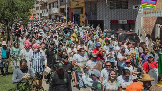 ¡Llenos de pintura! El Ño Carnavalón inició las fiestas de carnavales en Cajamarca