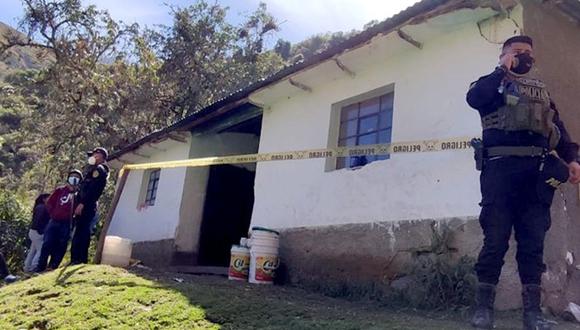 Apurímac: En esta casa fueron hallados los cuerpos de Policarpio Arteaga Gonzales (35), su esposa Fiorela Jaqueline Sierra Mendoza (21) y su menor hijo J.A.S (02).