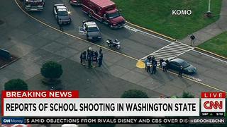 EEUU: Al menos 2 muertos y 4 heridos en tiroteo en escuela de Washington