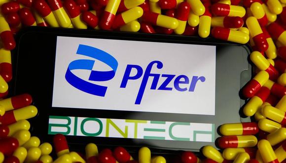 El director ejecutivo de Pfizer, Albert Bourla aseguró que la pastilla contra la COVID-19 "es un auténtico cambio en los esfuerzos globales para detener la devastación de esta pandemia". (Foto: Kena Betancur / AFP)