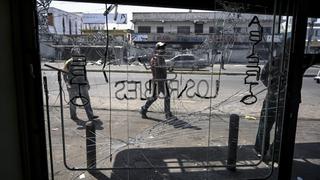 Saqueos golpean a estado petrolero de Venezuela tras una semana de apagones