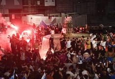 Los festejos en Nápoles luego de coronarse ante Juventus como campeones de la Copa de Italia 