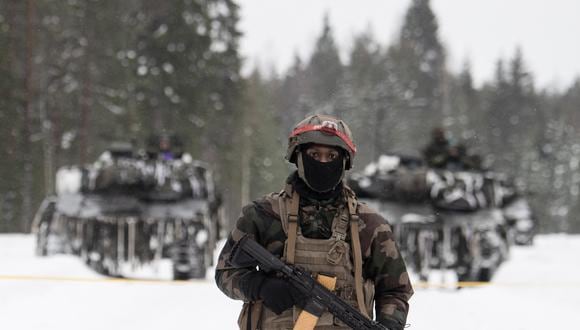 De acuerdo con las normas del servicio militar ucraniano, en las Fuerzas Armadas los ciudadanos extranjeros pueden ingresar de manera voluntaria en unidades como las fuerzas territoriales de defensa. (Foto: ALAIN JOCARD / AFP)