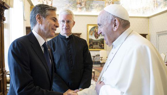 En Papa Francisco se reunió con el Secretario de Estado de los Estados Unidos, Antony Blinken en el Vaticano, como parte de una gira por tres países de Europa. (VATICAN MEDIA / AFP)