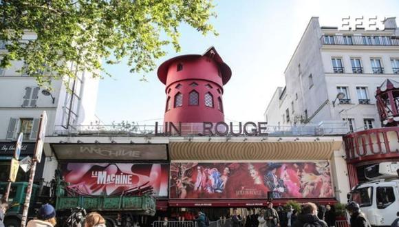 El Moulin Rouge, símbolo de París, amanece sin aspas por primera vez en 135 años (EFE)