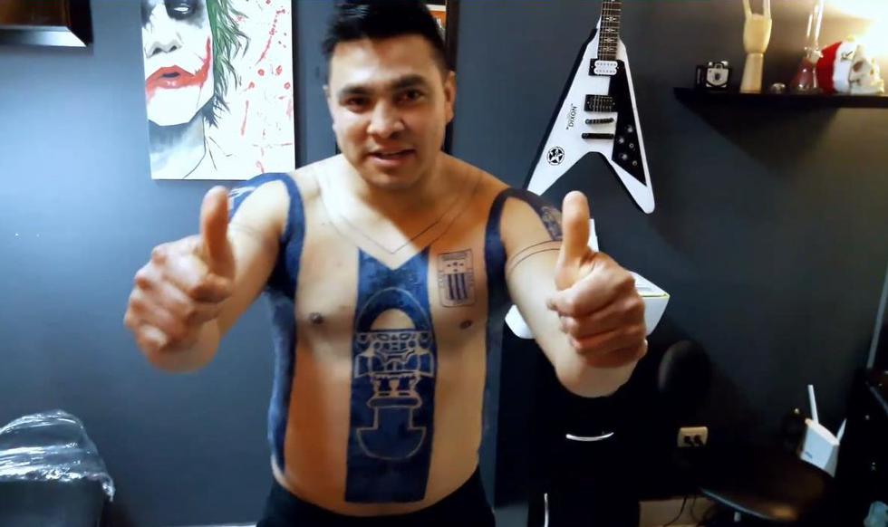 Hincha demostró su amor por la camiseta de Alianza Lima al realizarse un tatuaje en su cuerpo. (Facebook Lima 13 Tattoo)