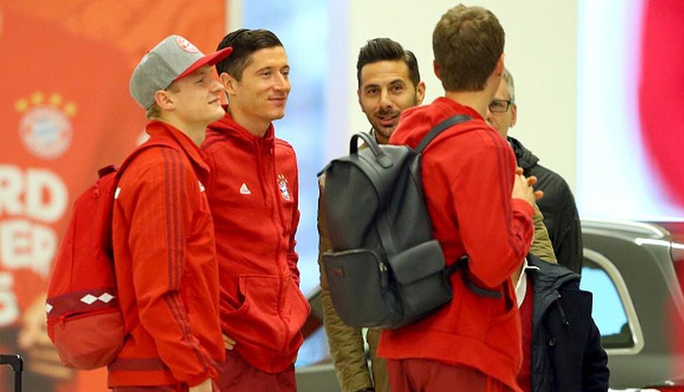 Claudio Pizarro se reencontró con sus excompañeros  del Bayern Munich  en el Allianz Arena. (Getty Images)