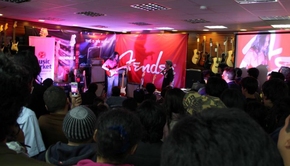 En el Fender Day 2013 se ofrecieron varias clínicas de guitarra. El público prestó especial atencióna la que realizó Kike Yompián. (Luis Carnero/USI)