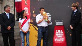 Ollanta Humala alzó la Copa del Mundo en Palacio de Gobierno