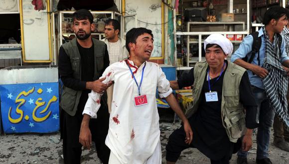 Al menos 61 muertos tras doble atentado suicida del Estado Islámico contra marcha en Kabul, Afganistán. (EFE)