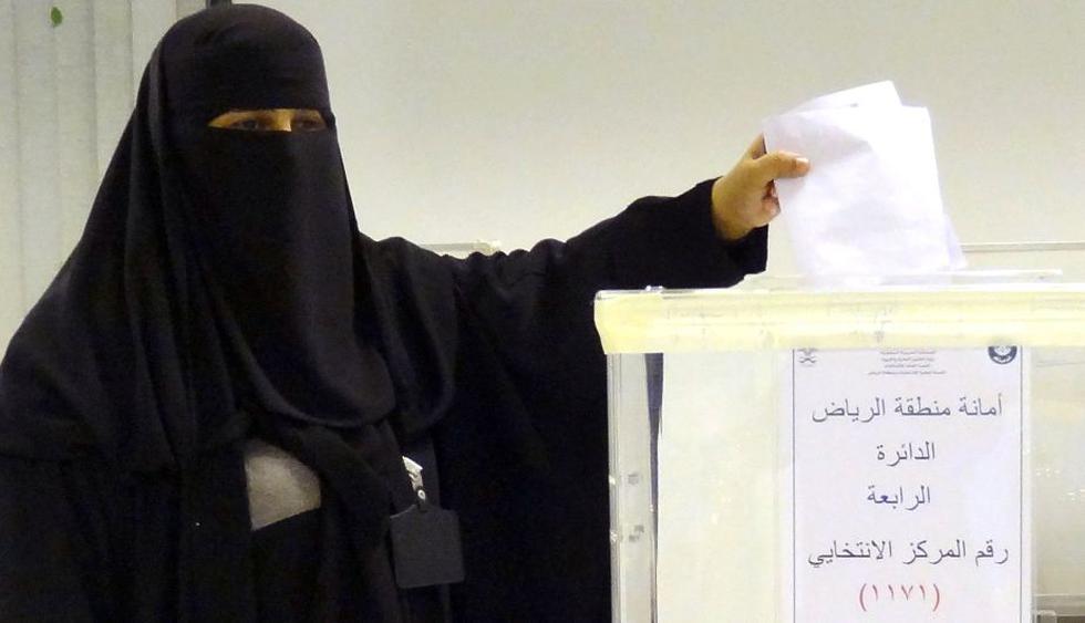 Arabia Saudita celebró elecciones abiertas a las mujeres, como candidatas y votantes. (AFP)