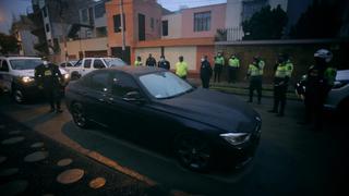 Auto robado en Surco fue abandonado por delincuentes en calle Marco Polo en el distrito de Surquillo | VIDEO