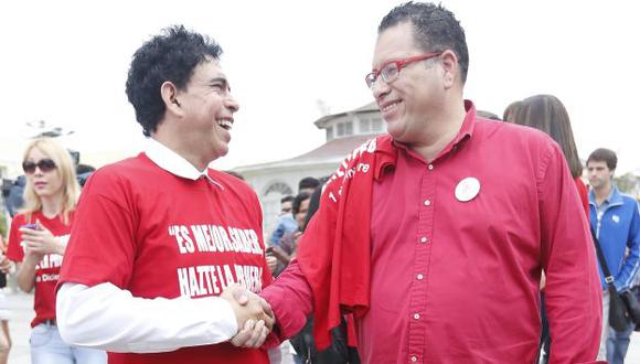 Ernesto Pimentel y Phillip Butters se unieron por campaña contra el sida. (César Fajardo)