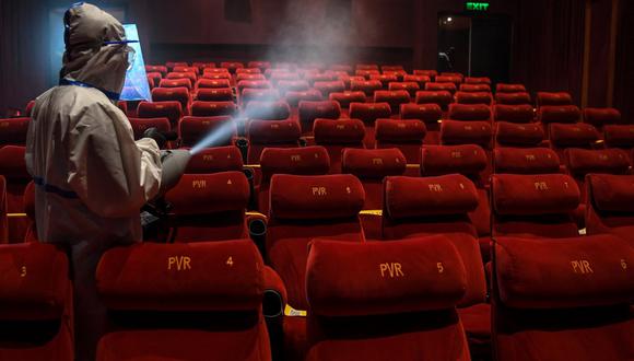 La noticia de la reapertura de cines se produce un día antes de que los estadios de Nueva York vuelvan a recibir al público. (Foto: Prakash SINGH / AFP)