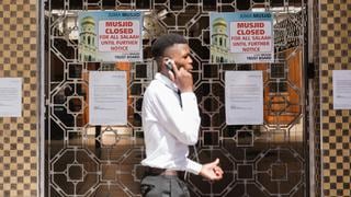 Hasta seis meses de cárcel en Sudáfrica por difundir noticias falsas sobre el coronavirus 