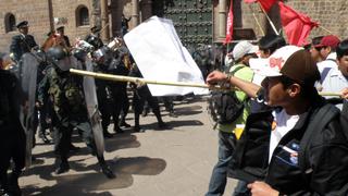 Ayacucho: Estudiantes y policías se enfrentan en la vía Los Libertadores