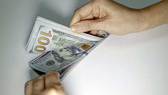El dólar se vendía hasta en&nbsp;S/3.609 en los bancos en horas de la mañana. (Foto: GEC)