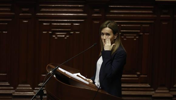 La ministra ha respondido por más de tres horas a los cuestionamientos del Pleno. (César Campos)