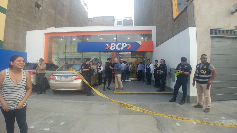 Chorrillos: Delincuentes roban S/30 mil de agencia del BCP en Matellini (Difusión)