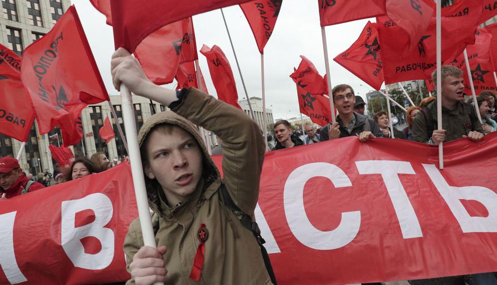 Rusia: Comunistas y liberales se manifiestan en Moscú por unas "elecciones honestas". (Foto: AP)