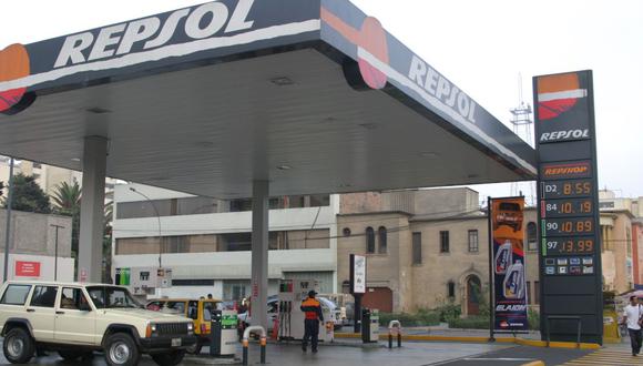 Precios de los combustibles se reducen en las estaciones de servicio de Repsol. (Foto: GEC)