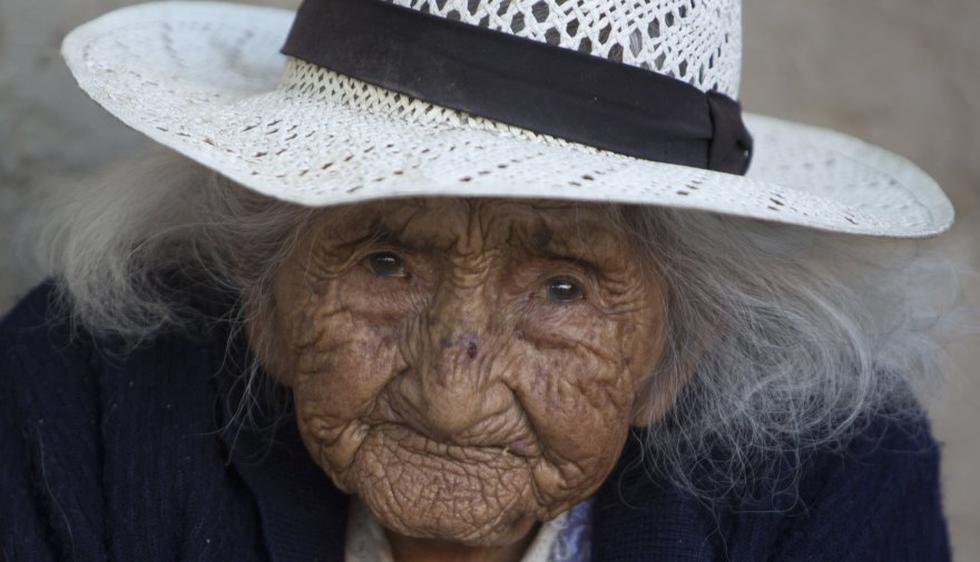 La que tal vez sea la persona de mayor edad aún viva nació el 26 de octubre de 1900 en un campamento minero en las montañas de Bolivia: Julia Flores Colque. (Foto: AP)