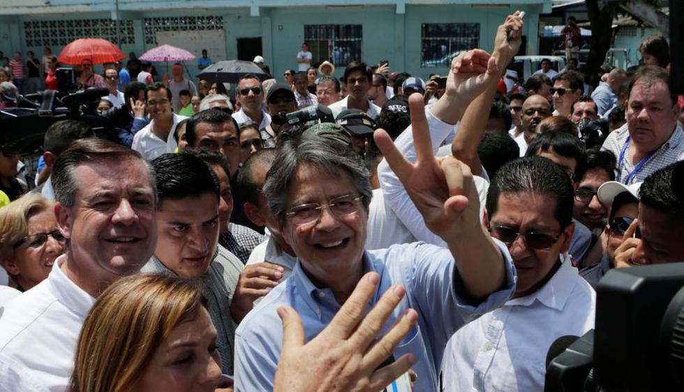 ‘No habrá segunda vuelta electoral’, sostiene Rafael Correa después de votar. (Reuters)