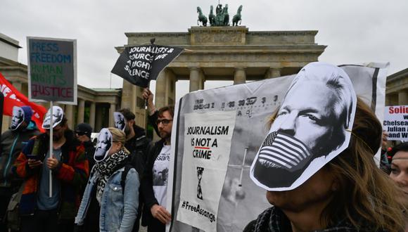 Manifestaciones en favor a Julian Assange en Alemania. (Foto: AFP)