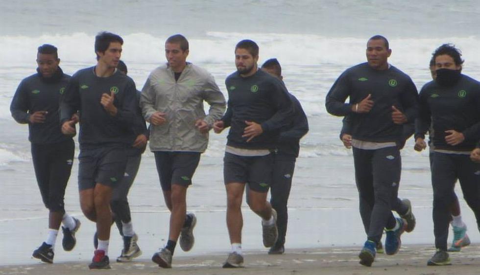 Entrenaron en la playa pese al frío.