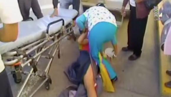 Huancayo: Embarazada de 7 meses sufre aparatosa caída en la puerta del hospital. (Foto: Composición)