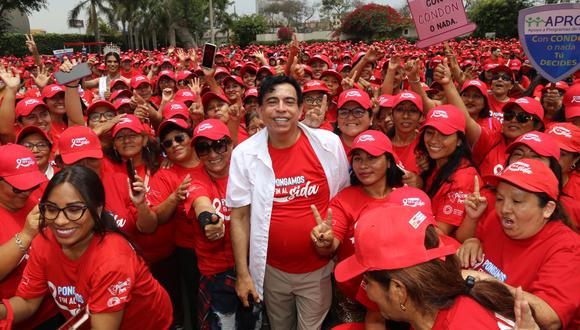 Ernesto Pimentel estuvo presente en la campaña por la celebración de la lucha contra el VIH-Sida (Difusión).