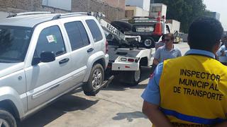 Si cuadras mal tu auto en San Isidro, será remolcado con grúa (y te multarán)