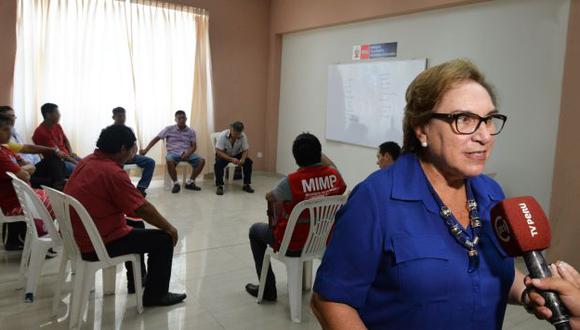 La Ministra de la Mujer llegó a Carmen de La Legua, en el Callao, para  para supervisar el funcionamiento del sector especializado en la reeducación de los hombres agresores de mujeres. (Difusión)