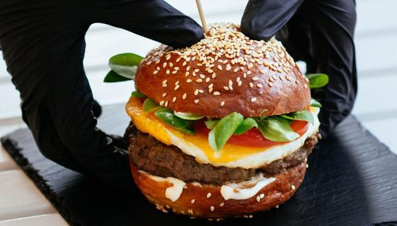 La hamburguesa lucía muy apetitosa en la publicidad, dijo la mujer. (Foto referencial - Pexels)