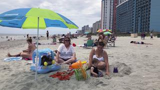 Las playas de Carolina del Sur se llenan a pesar del coronavirus  [FOTOS]