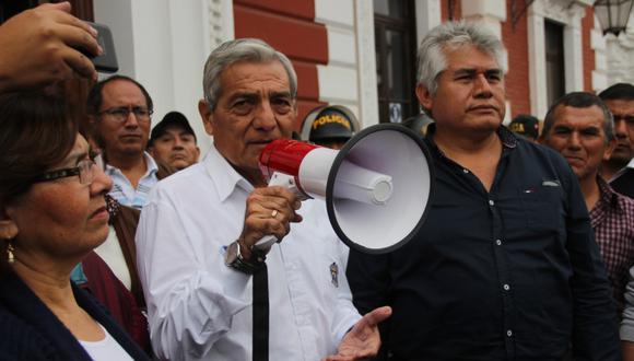 Alcalde Elidio Espinoza, señaló que “todos debemos respetar la ley”.