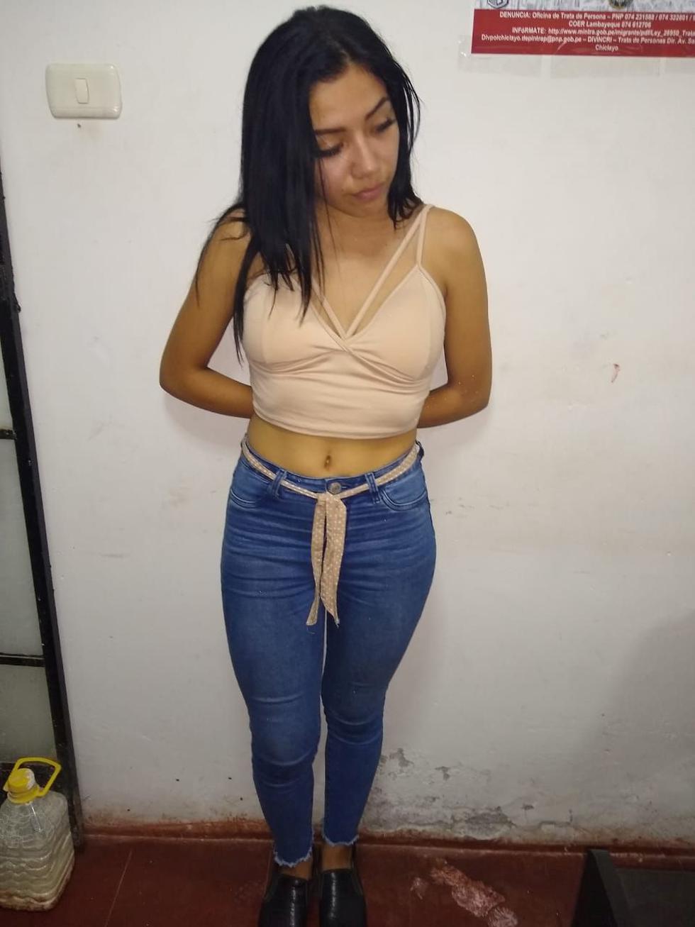La conductora de TV Kimberly Severino Mirez captó a la joven por las redes sociales. Ella y su pareja encabezarían la red de prostitución. (PNP)